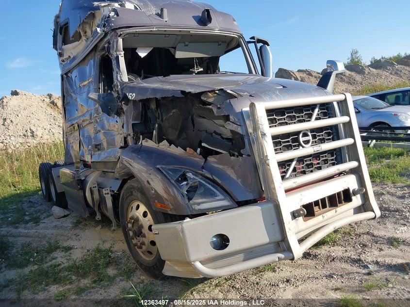4V4WC9EH4NN309277 2022 Volvo Vnr auction photo 1