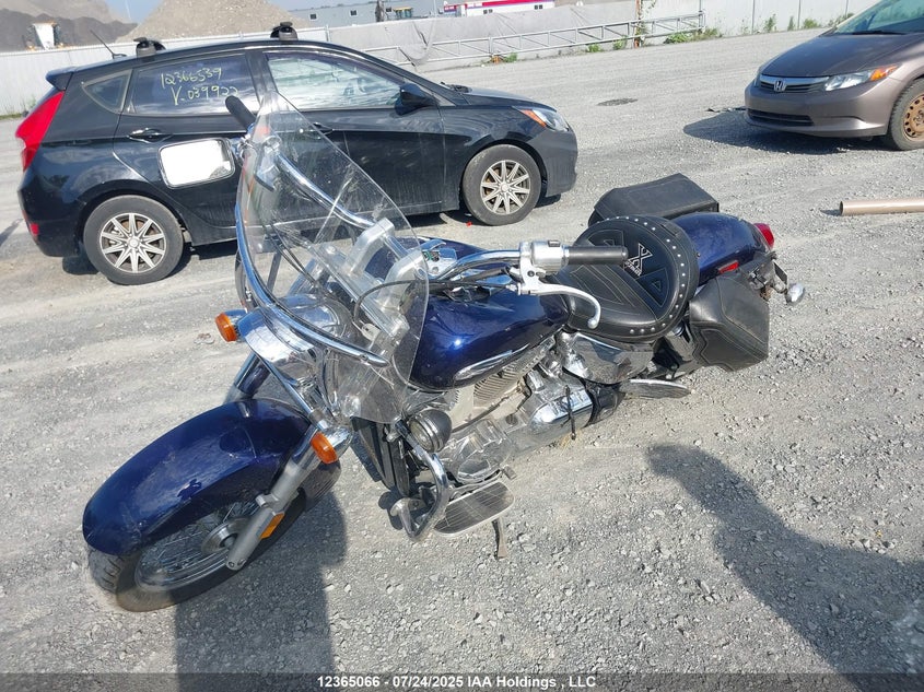 1HFSC52244A100197 2004 HONDA VTX photo no. 2