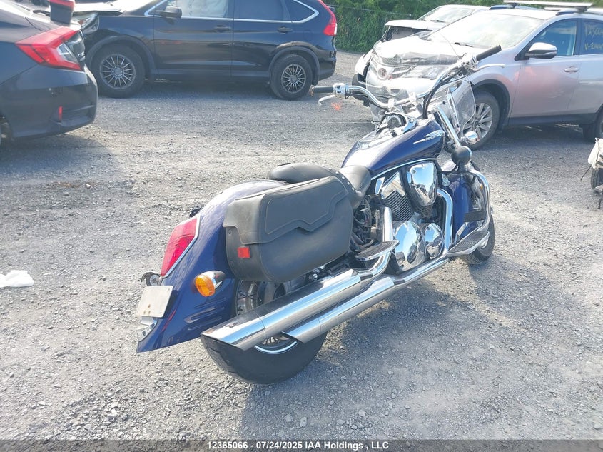 1HFSC52244A100197 2004 HONDA VTX photo no. 4