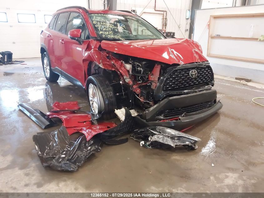 2022 Toyota Corolla Cross Le VIN: 7MUBAABG5NV032300 Lot: 12365152