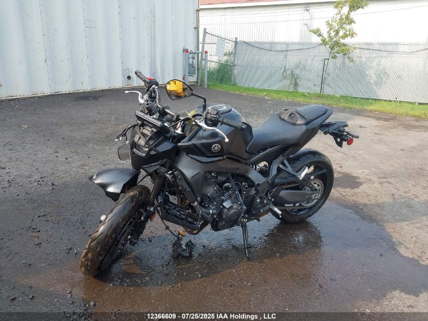 2025 Yamaha Mt09 black null gasoline JYARN94N6SA000998 photo #3