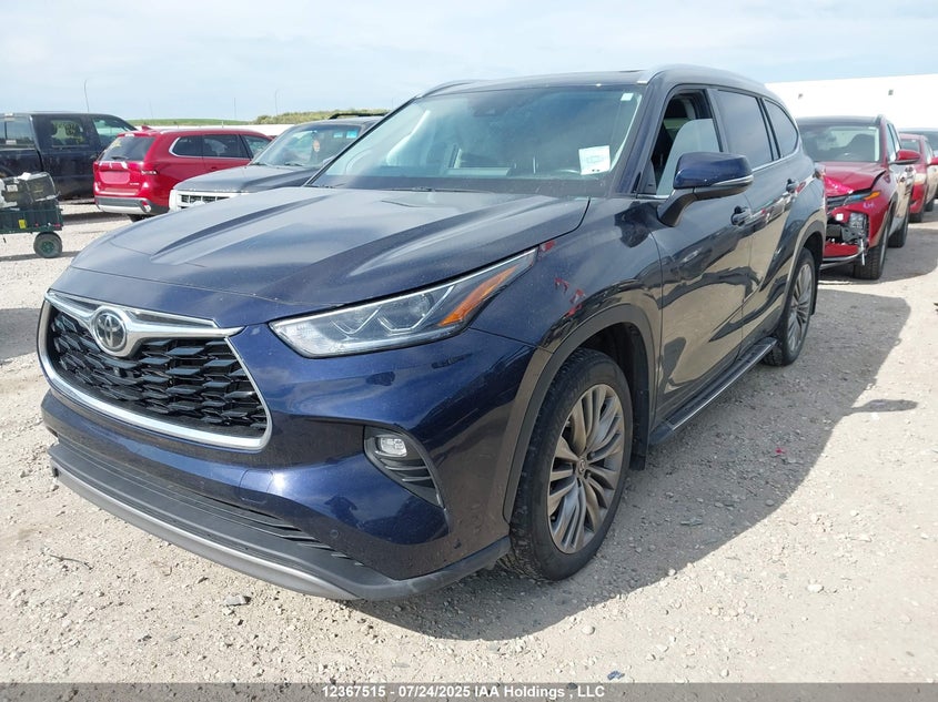 2022 Toyota Highlander VIN: 5TDFZRBHXNS255136 Lot: 12367515