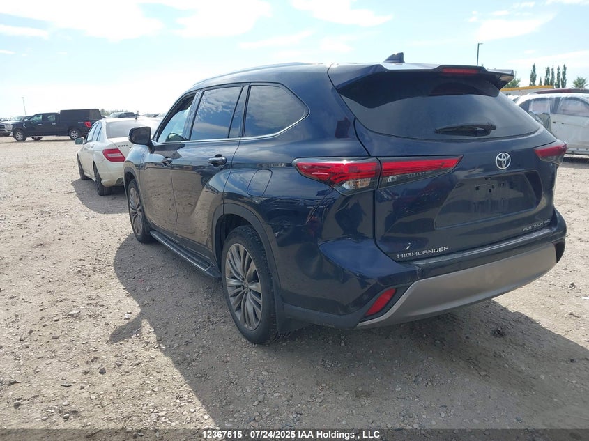 2022 Toyota Highlander VIN: 5TDFZRBHXNS255136 Lot: 12367515