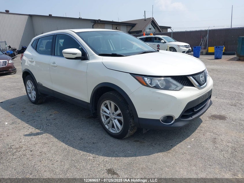 JN1BJ1CR3JW287700 2018 Nissan Qashqai S/Sl/Sv auction photo 1