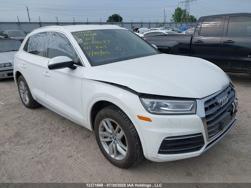 WA1ANAFY0J2218237 2018 Audi Q5 Premium auction photo 1