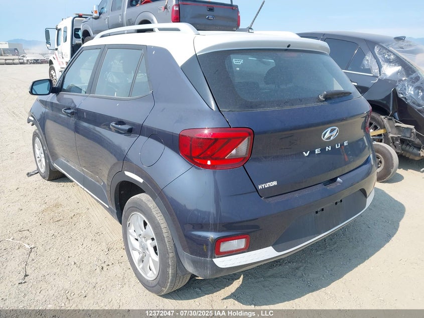 2023 Hyundai Venue Preferred With Two-Tone Body Colour VIN: KMHRC8A32PU255401 Lot: 12372047