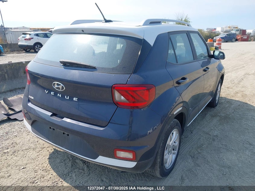 2023 Hyundai Venue Preferred With Two-Tone Body Colour VIN: KMHRC8A32PU255401 Lot: 12372047