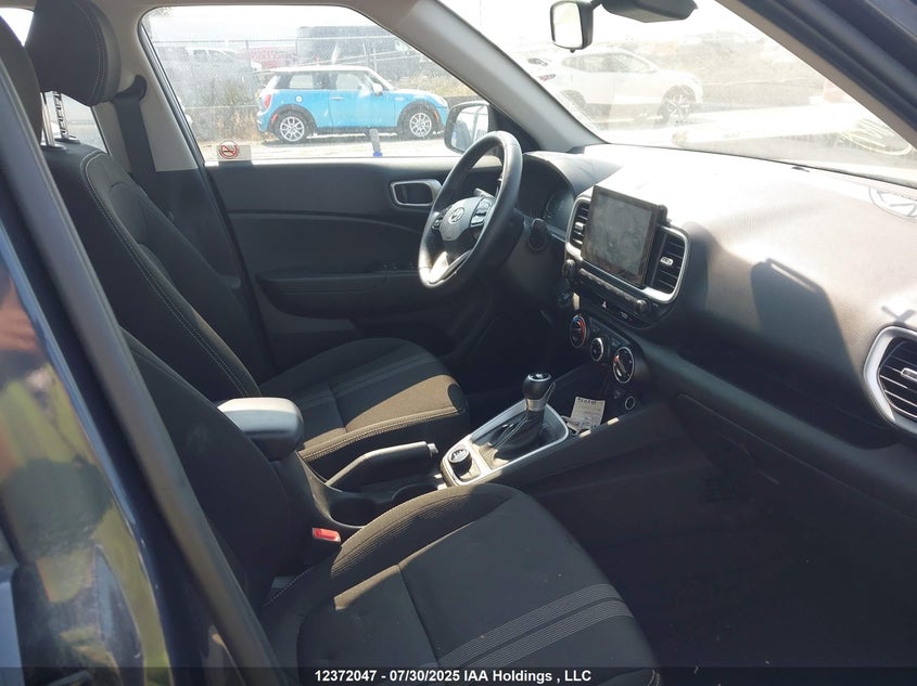 2023 Hyundai Venue Preferred With Two-Tone Body Colour VIN: KMHRC8A32PU255401 Lot: 12372047