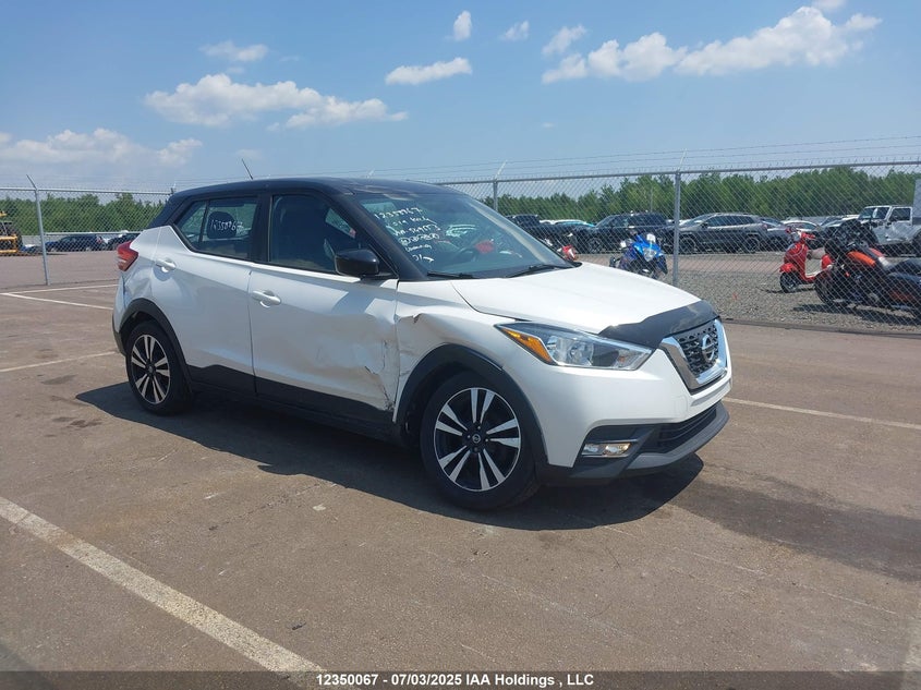 2019 Nissan Kicks S/Sr/Sv VIN: 3N1CP5CU4KL549553 Lot: 12350067X