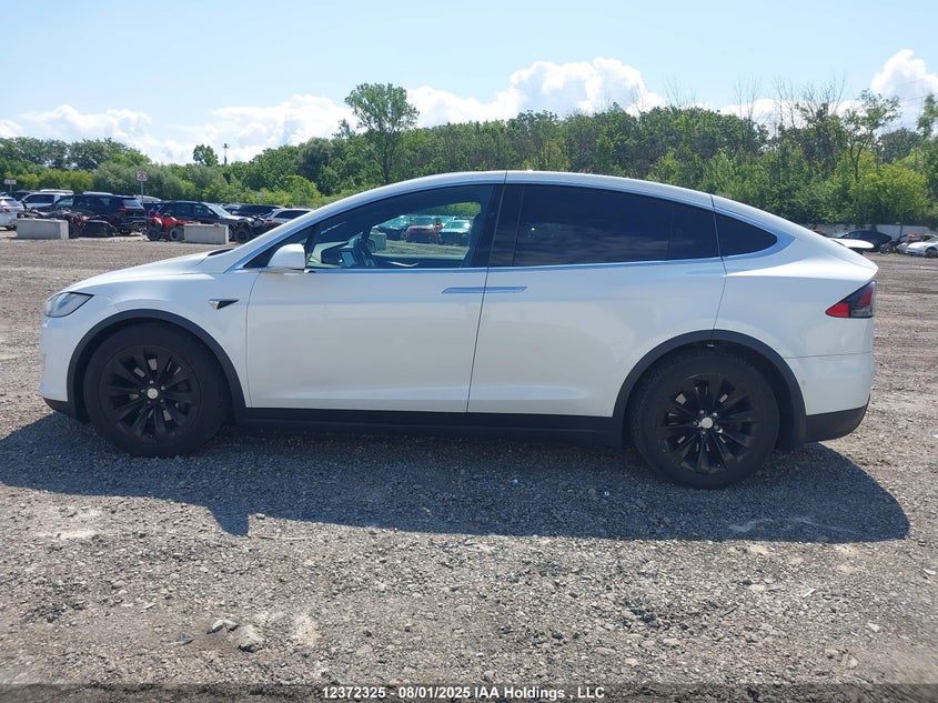5YJXCAE21JF089957 2018 TESLA MODEL X photo no. 14