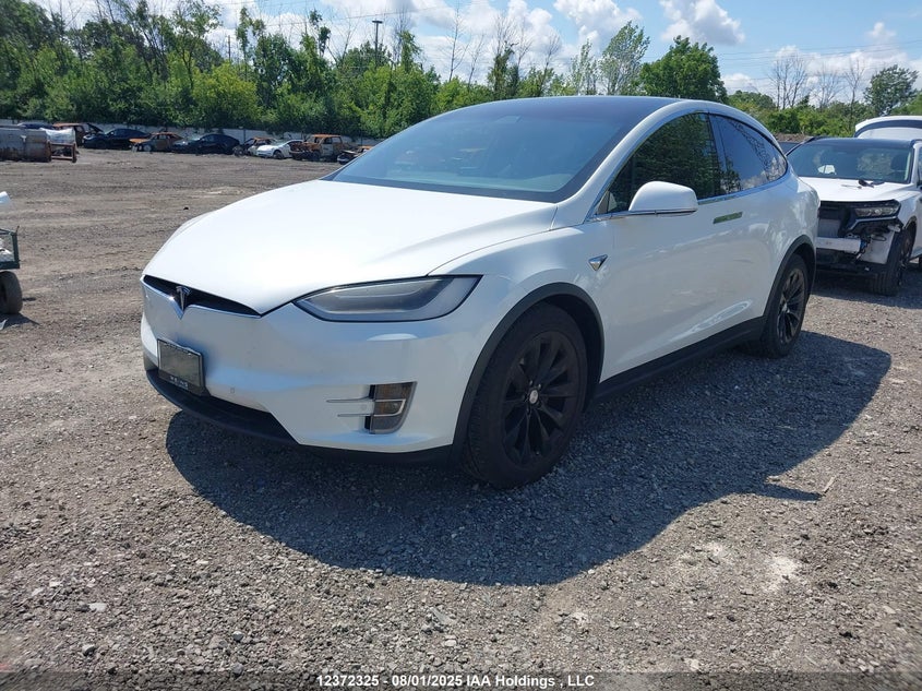 5YJXCAE21JF089957 2018 TESLA MODEL X photo no. 2