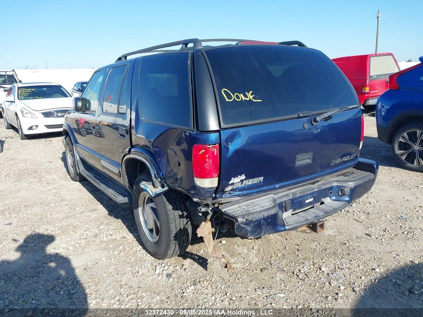 1GNDT13W612171105 2001 CHEVROLET BLAZER photo no. 3