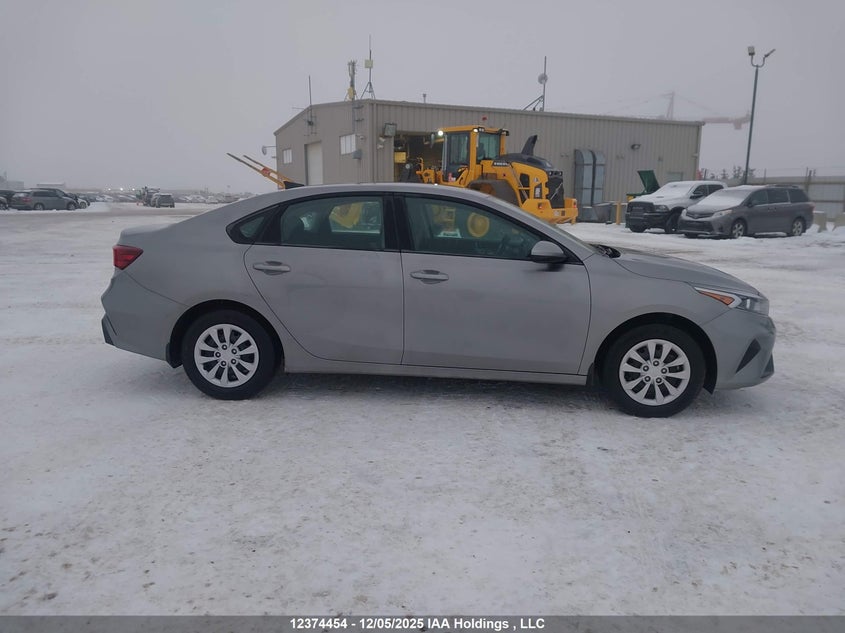 3KPF24AD9RE821180 2024 KIA FORTE photo no. 14