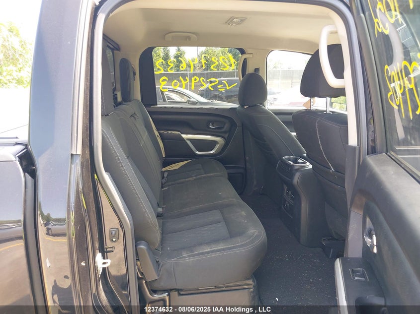 2017 Nissan Titan Platinum Reserve/Pro-4X/S/Sl/Sv VIN: 1N6AA1E53HN529403 Lot: 12374632