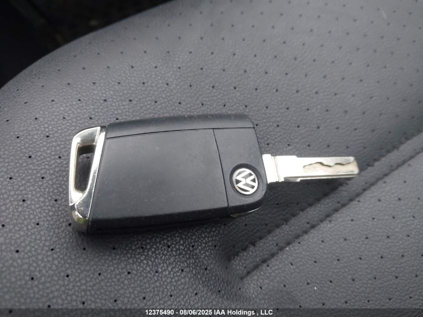 2018 Volkswagen E-Golf Comfortline VIN: WVWPR7AU1JW910947 Lot: 12375490