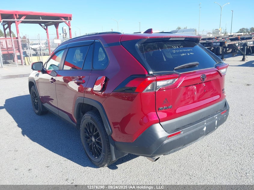 2T3R1RFV9MW216572 2021 TOYOTA RAV 4 photo no. 3