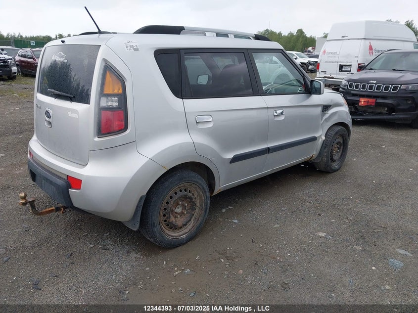 2010 Kia Soul +/!/Sport VIN: KNDJT2A20A7058433 Lot: 12344393X