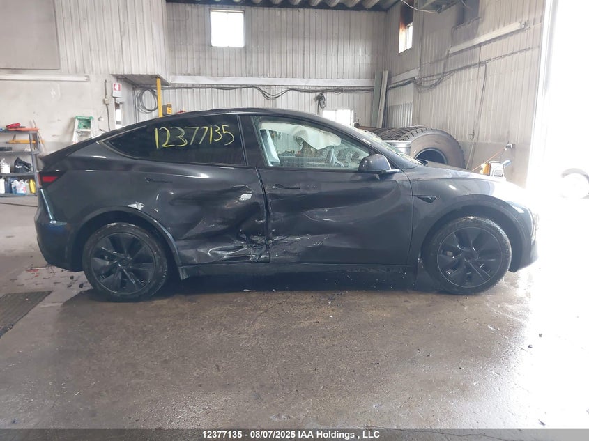 2025 Tesla Model Y VIN: 7SAYGDEE6SF224567 Lot: 12377135