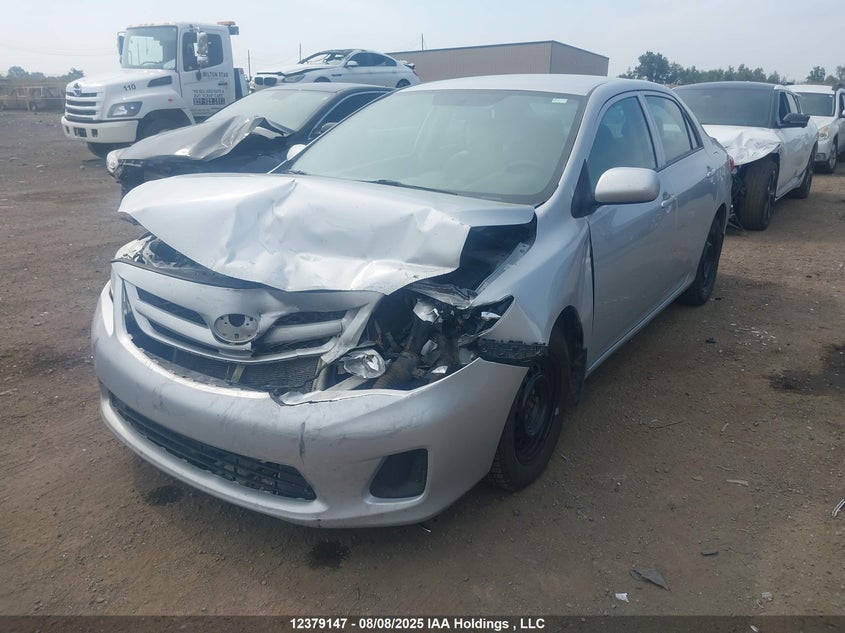 2T1BU4EE3DC049892 2013 TOYOTA COROLLA photo no. 2