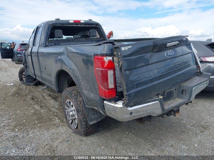 1FT8X3BT8MED36222 2021 FORD F350 photo no. 3