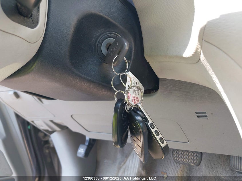 5TDZK3DC1BS019292 2011 TOYOTA SIENNA photo no. 11