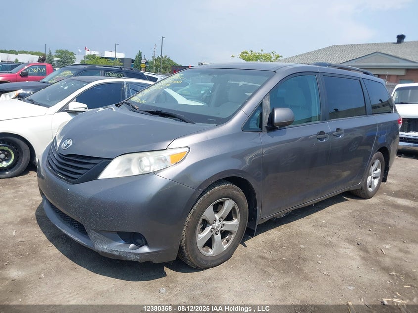 5TDZK3DC1BS019292 2011 TOYOTA SIENNA photo no. 14