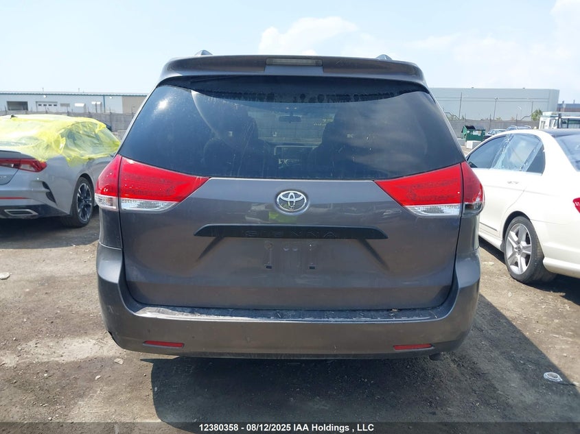 5TDZK3DC1BS019292 2011 TOYOTA SIENNA photo no. 16