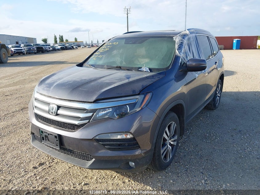 5FNYF6H77JB500911 2018 HONDA PILOT photo no. 2