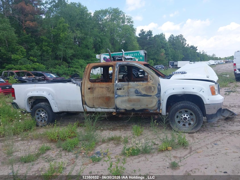 2012 GMC SIERRA PICKUP 6.0L V-8 322HP