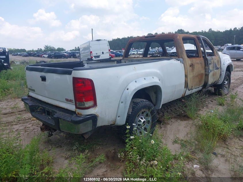 2012 GMC SIERRA PICKUP 6.0L V-8 322HP