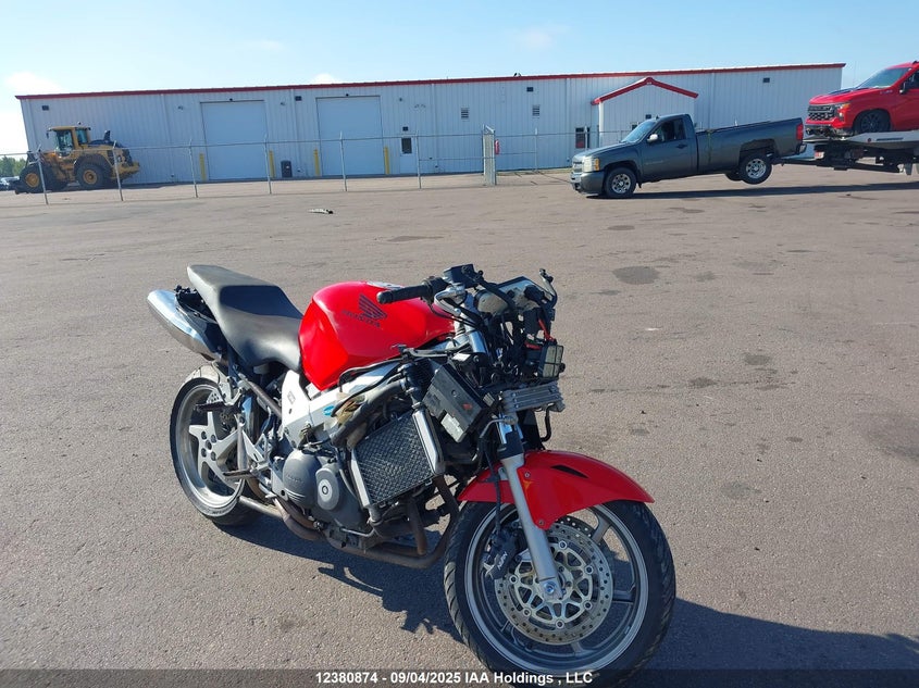 JH2RC46245M700173 2005 Honda Vfr800 auction photo 1