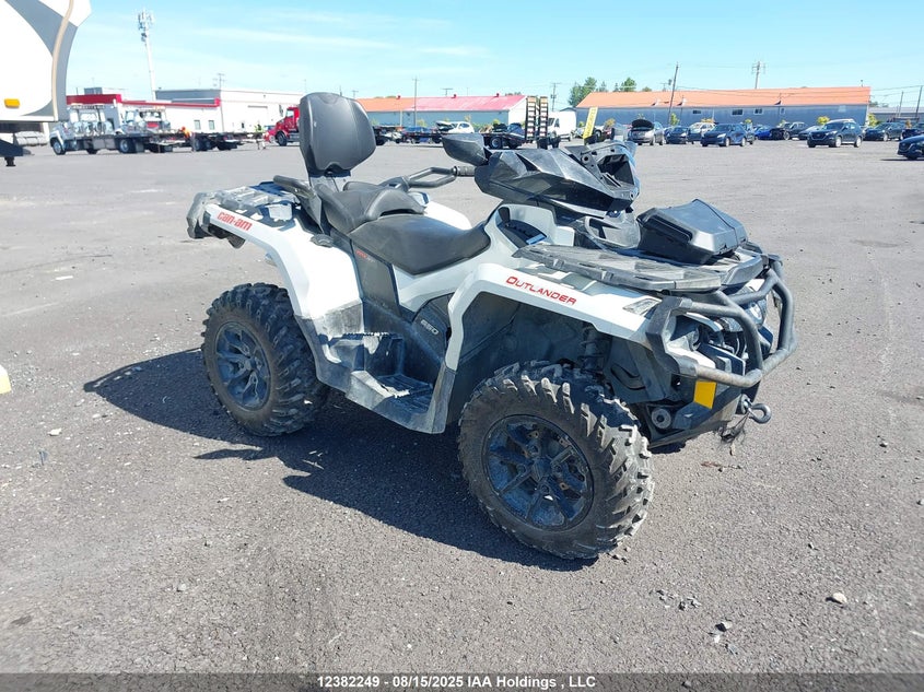 3JBLPAJ22HJ001596 2017 Can-Am Outlander Max 650 Xt auction photo 1