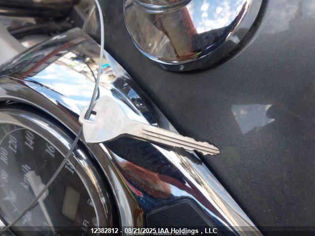 2005 Suzuki C50 VIN: JS1VS55A952110923 Lot: 12382812