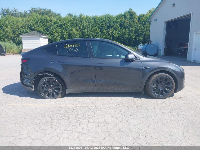 2024 Tesla Model Y VIN: 7SAYGDEE5RF048802 Lot: 12382696X