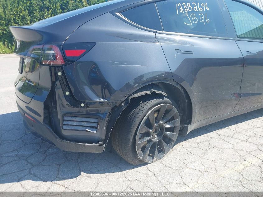 2024 Tesla Model Y VIN: 7SAYGDEE5RF048802 Lot: 12382696X