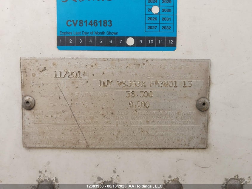 1UYVS353XFM390113 2015   photo no. 9