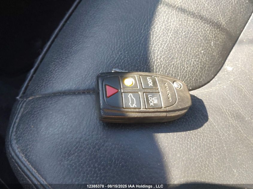 2004 Volvo V70 2.4 VIN: YV1SW61T842379868 Lot: 12385378