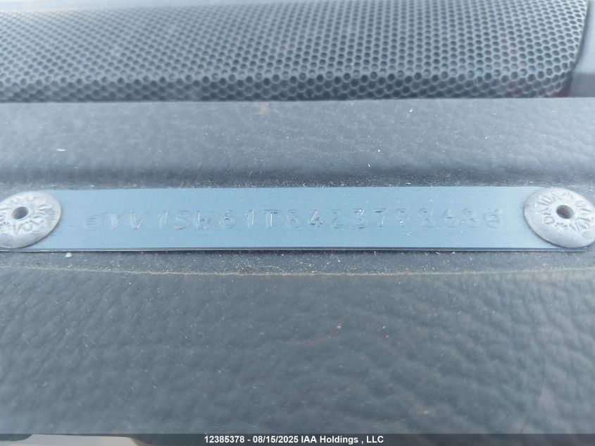 2004 Volvo V70 2.4 VIN: YV1SW61T842379868 Lot: 12385378