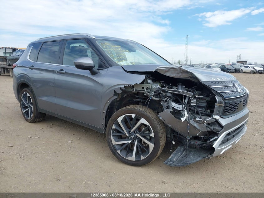 JA4J4UA82PZ611426 2023 Mitsubishi Outlander Le/Le Premium/Noir/Se/Sel auction photo 1