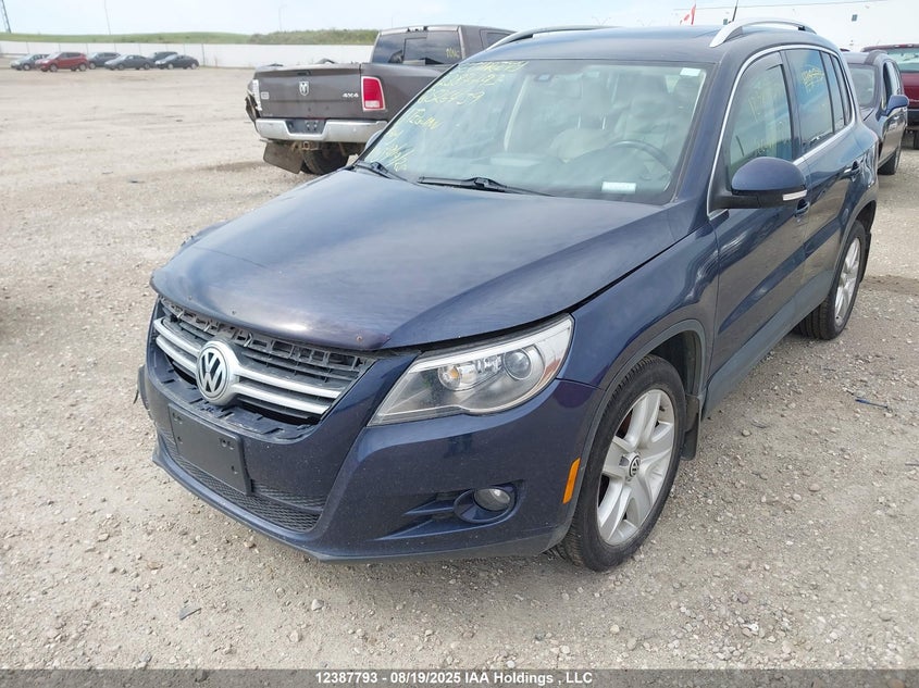 WVGBV7AX5BW526439 2011 VOLKSWAGEN TIGUAN photo no. 2