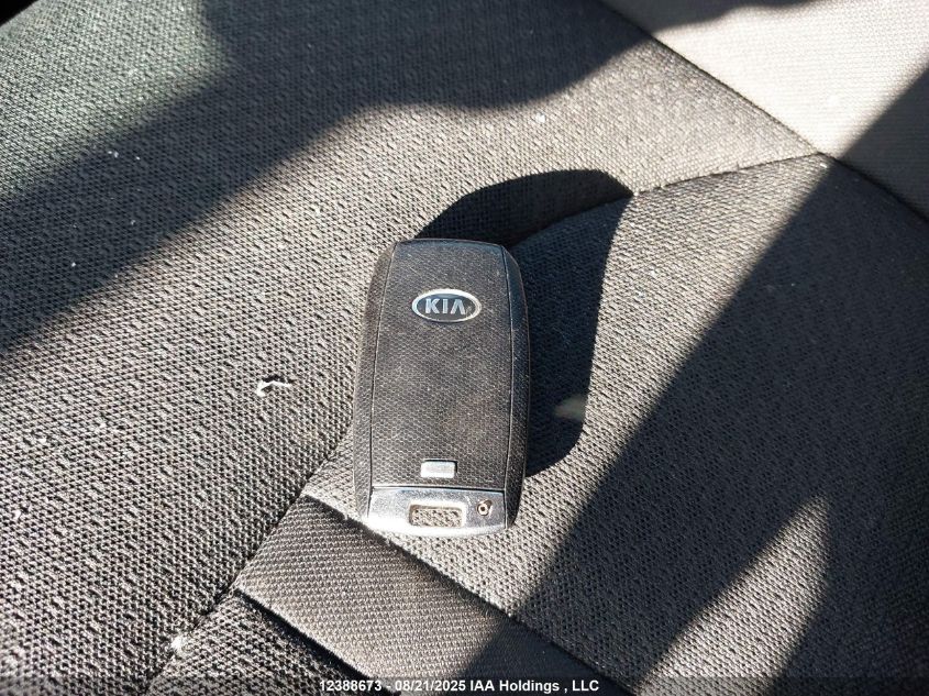 2017 Kia Optima Lx VIN: 5XXGT4L38HG163220 Lot: 12388673