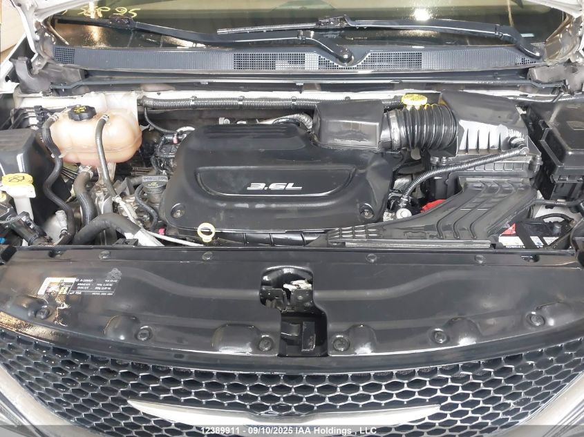 2017 Chrysler Pacifica Limited VIN: 2C4RC1GG8HR591347 Lot: 12389911