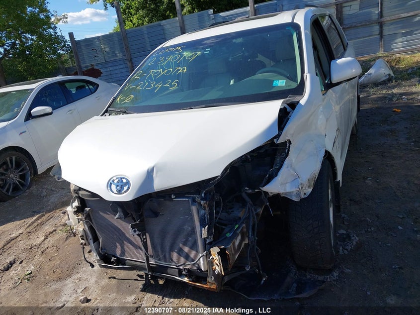 5TDYK3DC4CS213425 2012 TOYOTA SIENNA photo no. 13
