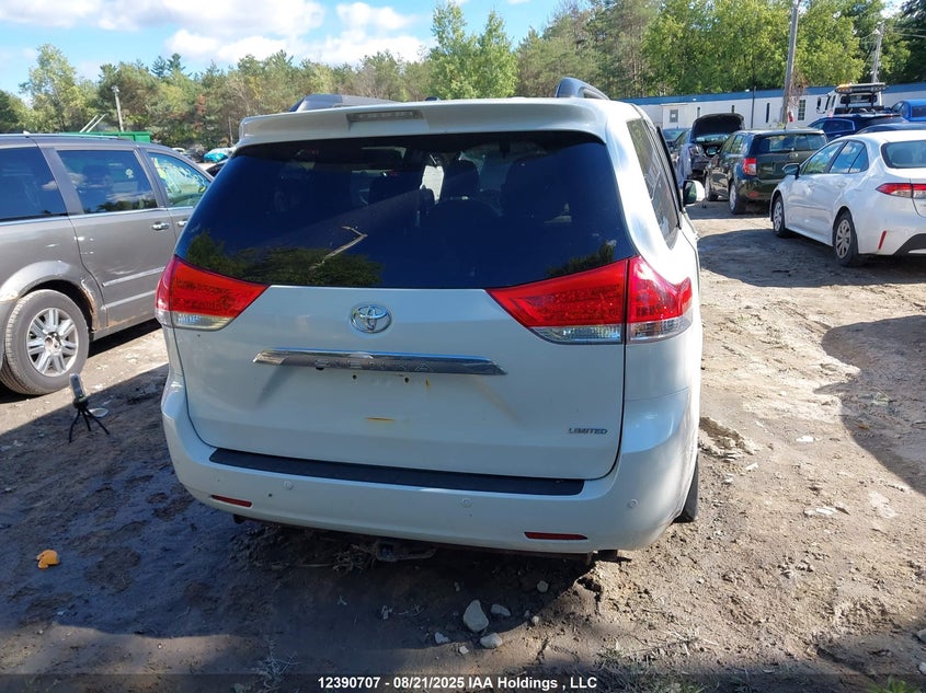 5TDYK3DC4CS213425 2012 TOYOTA SIENNA photo no. 17