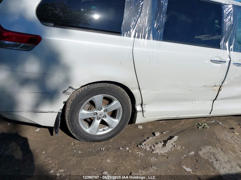 5TDYK3DC4CS213425 2012 TOYOTA SIENNA photo no. 22