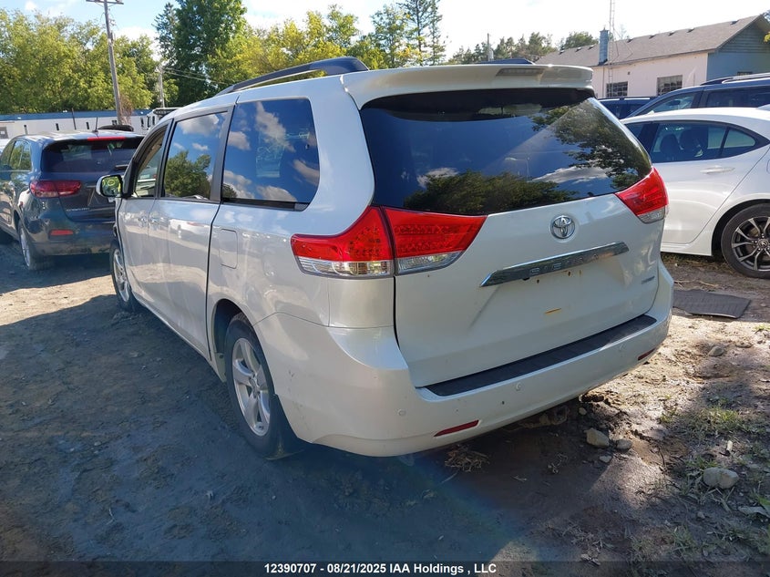 5TDYK3DC4CS213425 2012 TOYOTA SIENNA photo no. 3