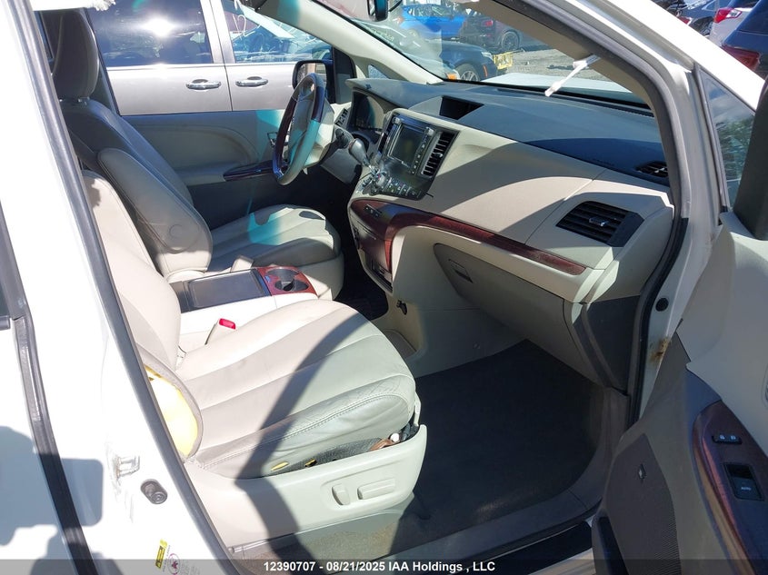 5TDYK3DC4CS213425 2012 TOYOTA SIENNA photo no. 5