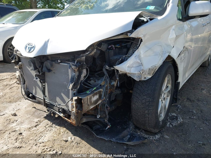 5TDYK3DC4CS213425 2012 TOYOTA SIENNA photo no. 6