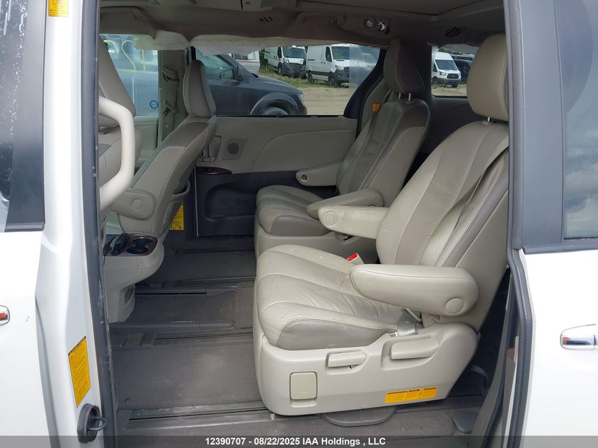 5TDYK3DC4CS213425 2012 TOYOTA SIENNA photo no. 8