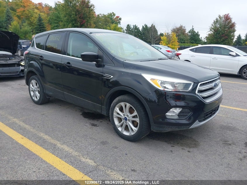 1FMCU0GD4HUD13921 2017 FORD ESCAPE photo no. 1